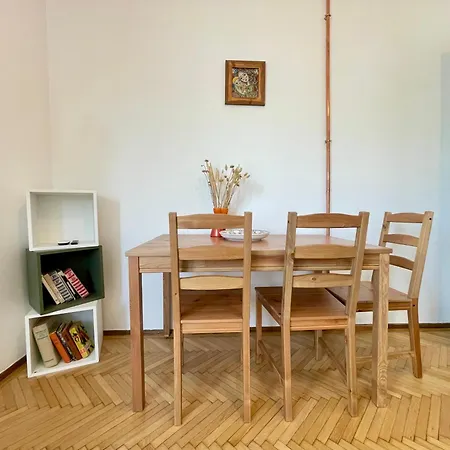 No 14 Old Chic Appartement Boekarest